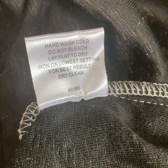 Romeo & Juliet Couture geometric print dress. - Picture 7 of 8